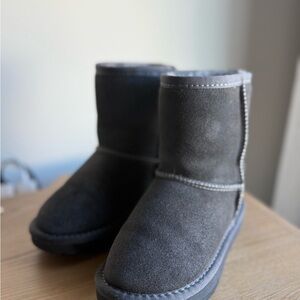 Cozy Gray Kids Boots